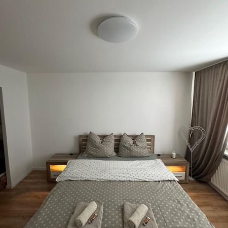 ניטרה Modern Central Apartment מראה חיצוני תמונה