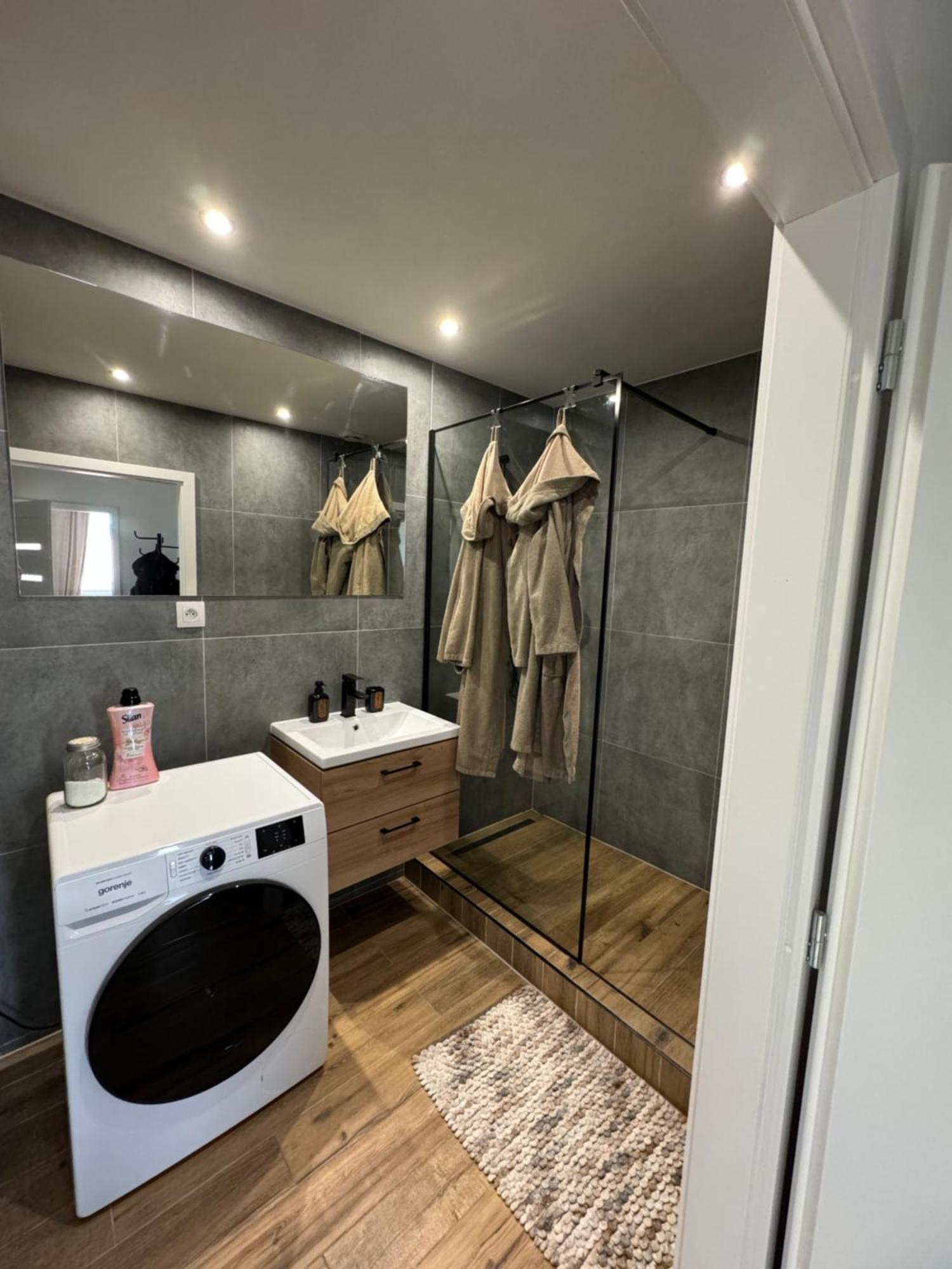 ניטרה Modern Central Apartment מראה חיצוני תמונה