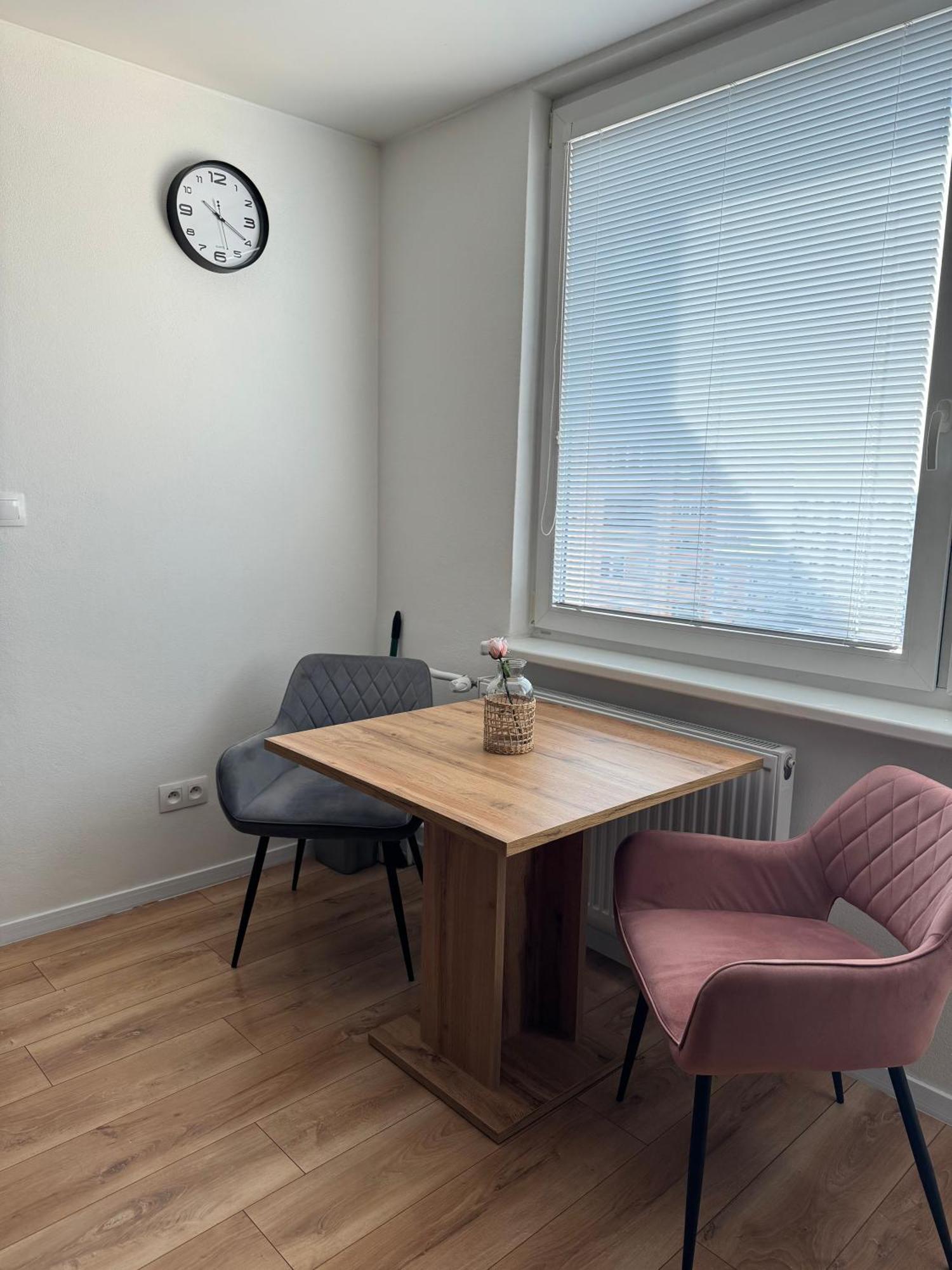 ניטרה Modern Central Apartment מראה חיצוני תמונה