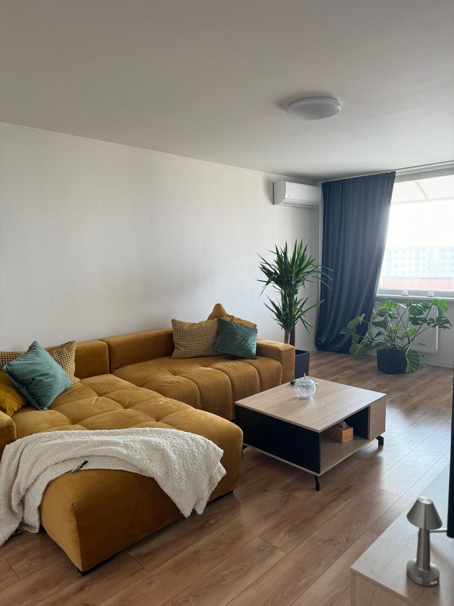 ניטרה Modern Central Apartment מראה חיצוני תמונה